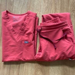 XS FIGS CATARINA & XS YOLA SCRUBS IN CLAY